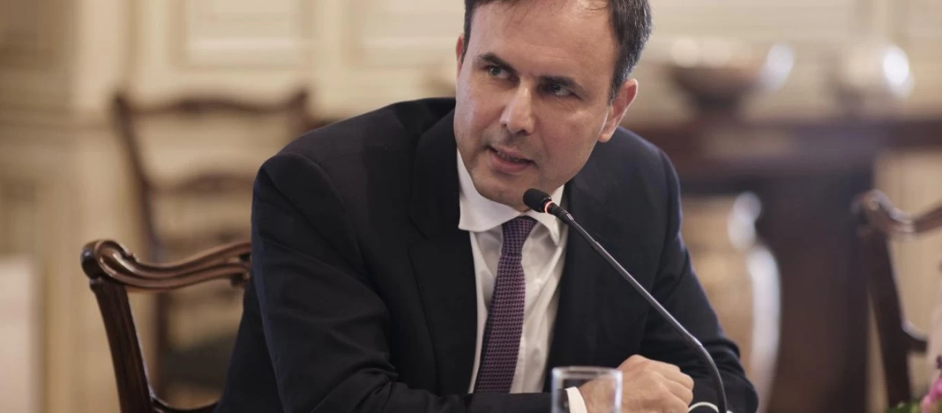 Η πρώτη αντρίκια «Συγγνώμη» από την κυβέρνηση ήρθε από κάποιον δηλωμένο gay: Τον Α.Πατέλη